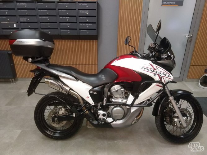 Honda Transalp 3 800 € 64 €/mėn.