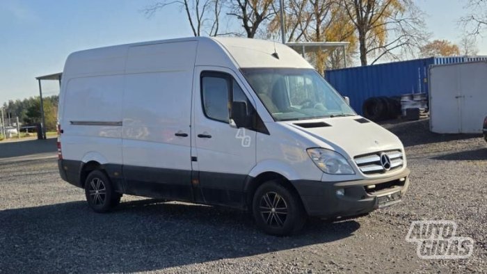 Mercedes-Benz SPRINTER 3.0L CDI 6 400 € + mokesčiai 105 €/mėn.