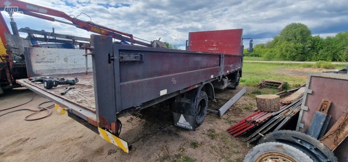 Mercedes-Benz 814 295 €